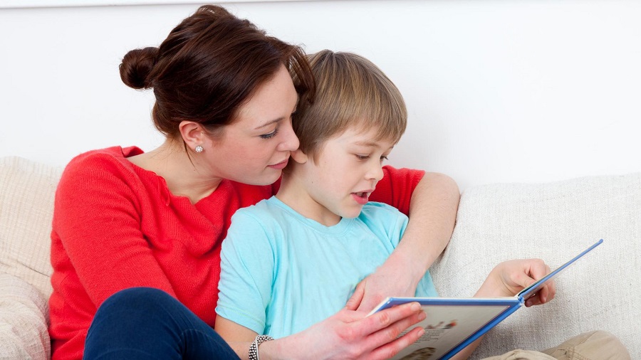 Những cách đơn giản để giúp trẻ phát triển kỹ năng đọc sớm