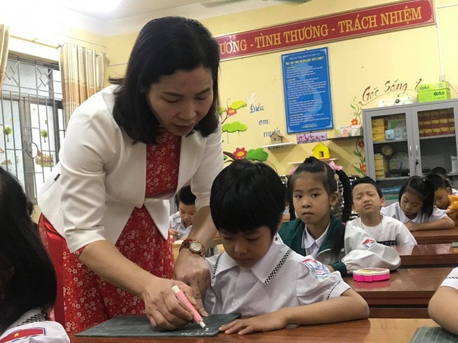 viết về ngày nhà giáo Việt Nam bằng tiếng Anh