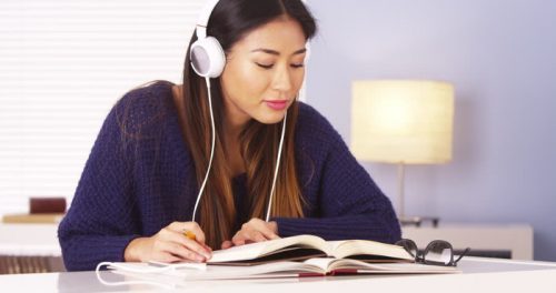 Cấu trúc Pay attention to
