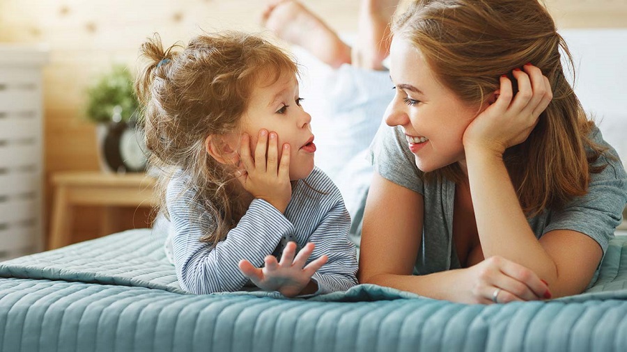 Học tiếng Anh nhanh hơn bằng cách thực hành với trẻ em