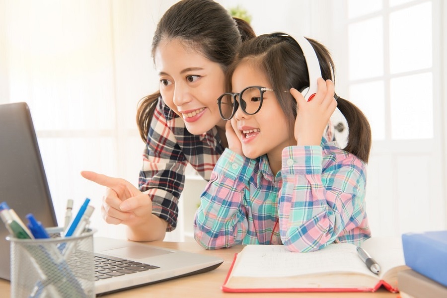 Làm thế nào để củng cố thói quen nghe tiếng Anh?