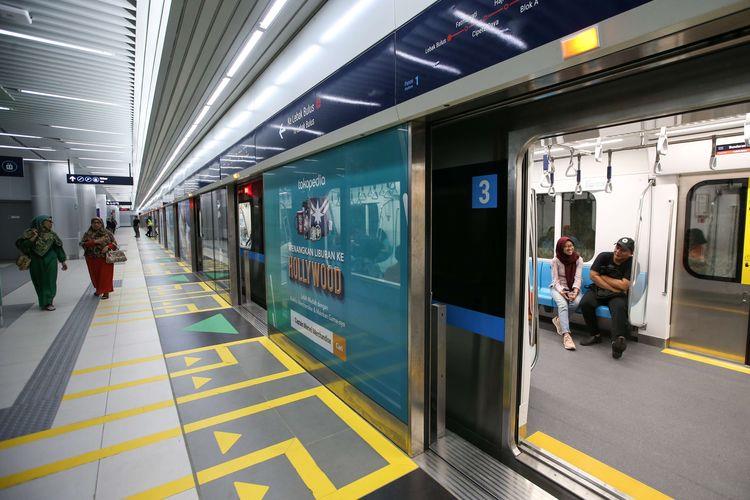 Mẫu câu tiếng Anh giao tiếp tại nhà ga