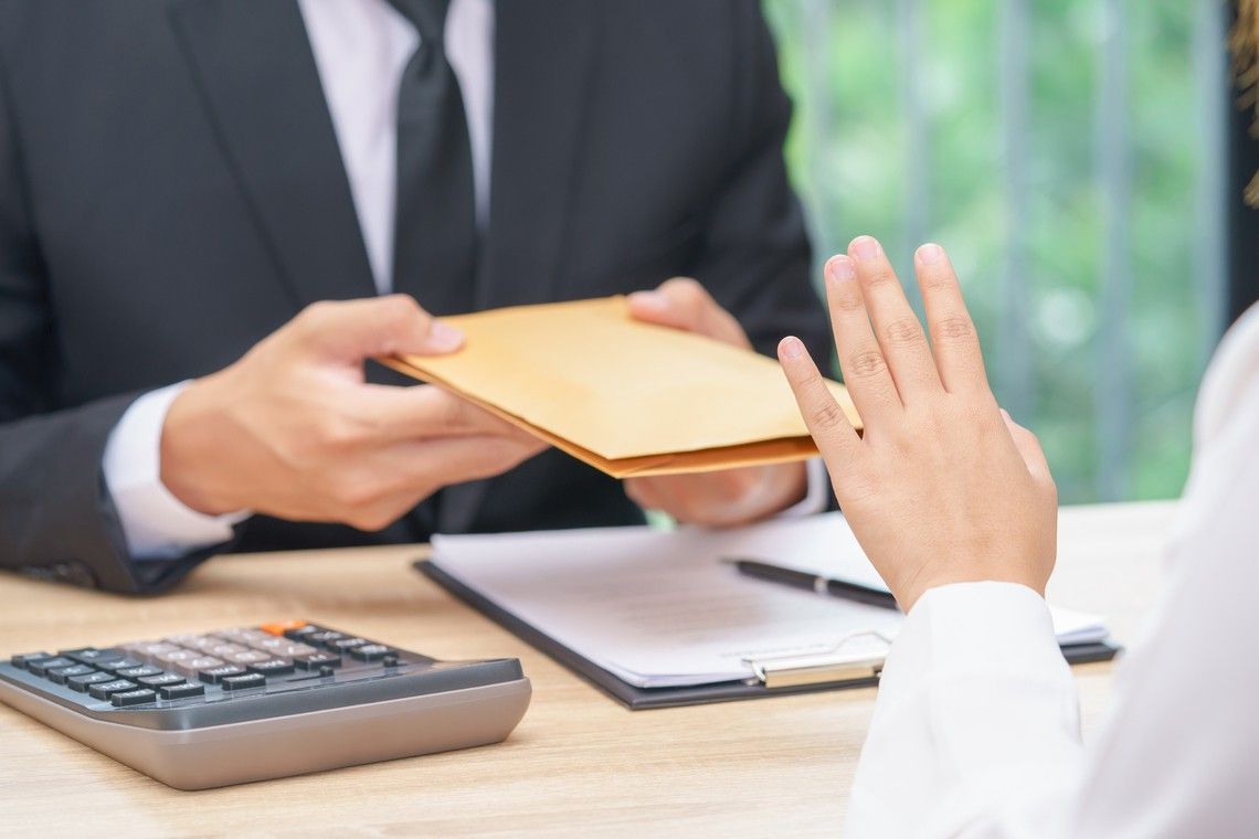Lưu ý khi viết email từ chối nhận việc bằng tiếng Anh