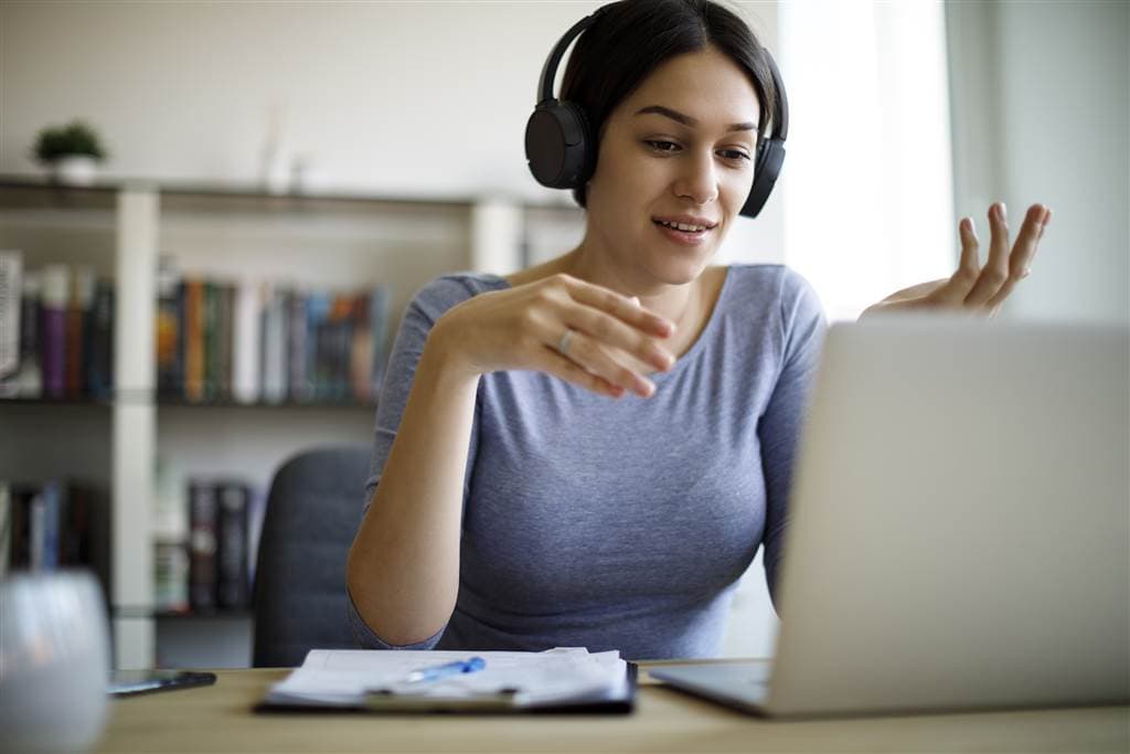Học tiếng Anh online 1 kèm 1 với người nước ngoài