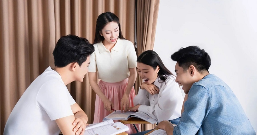 Học tiếng Anh hiệu quả cùng bạn bè